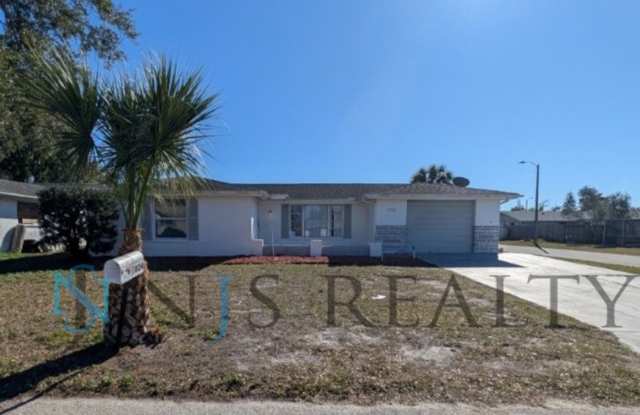 3/2/1 1508 Sq. Ft. LARGE Corner Lot home: Updated Kitchen  Baths, NEW paint, NEW floors, Fenced Yard with indoor laundry! photos photos