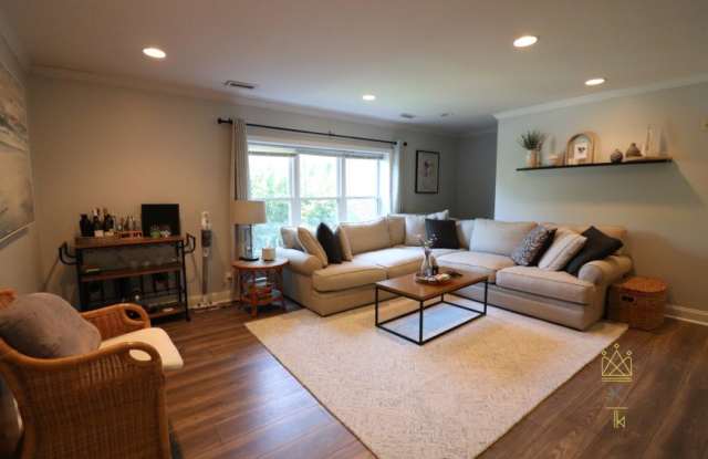 176 Newton St. photos photos