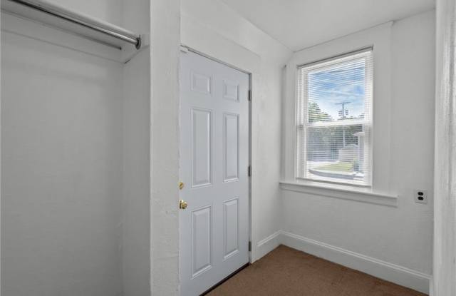 9 Gardner Avenue Gallery 2