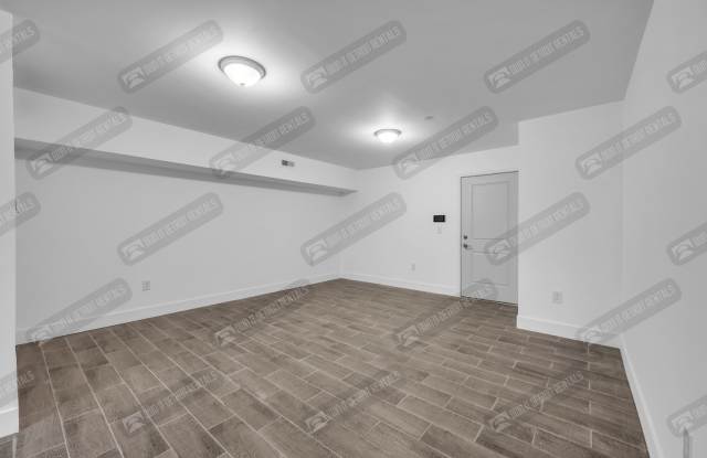 4504 Oakwood Blvd Apt 1 Gallery 4