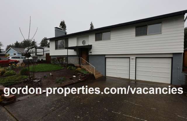 NE 22nd Ct - Gresham 4 bedroom split level home photos photos