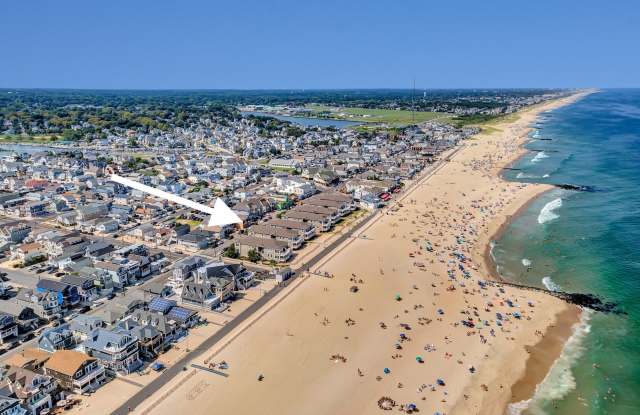 239 Beach Front Gallery 3