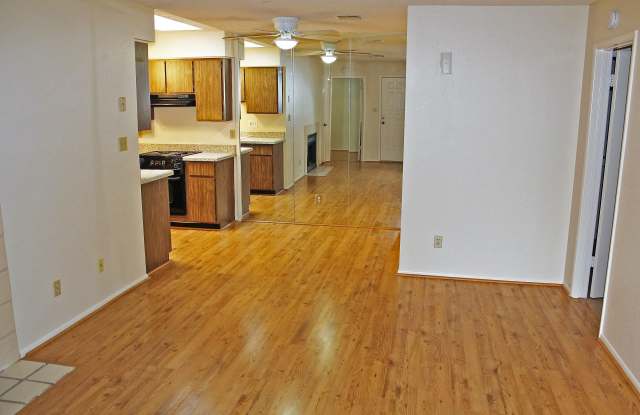502 W Tonopah Dr Unit 6 Gallery 4