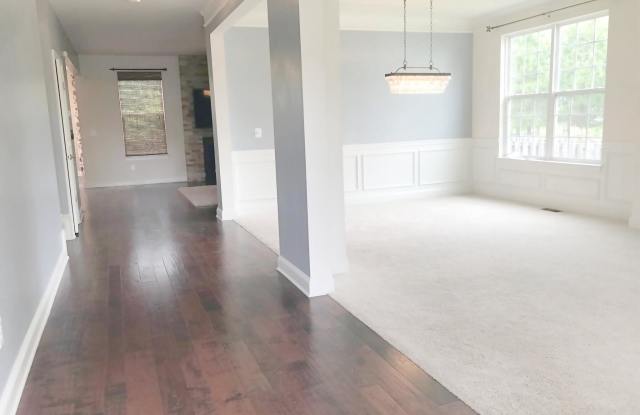 8282 MINERAL SPRINGS DRIVE Gallery 3