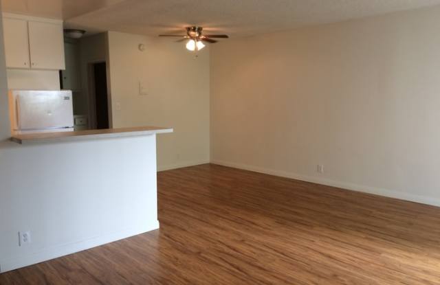 11915 Kiowa Avenue Gallery 3