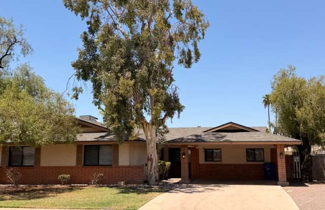 “Spacious 4-bedroom home with private pool in prime Tempe location!” photos photos “Spacious 4-bedroom home with private pool in prime Tempe location!” photos photos