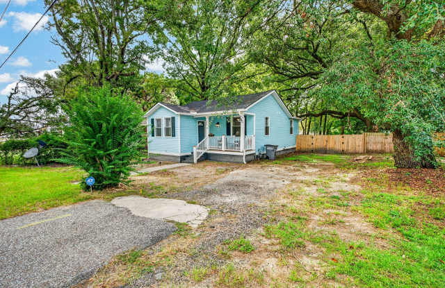 Modern Comfort Near Park Circle | Move-In Special Available! Gallery 4