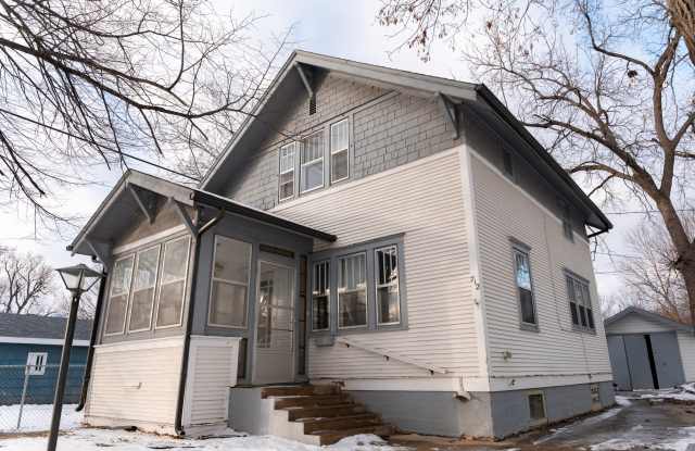 712 W 22nd St photos photos