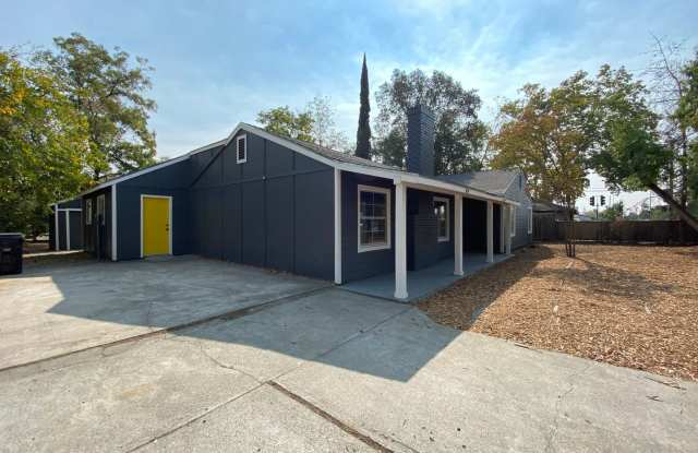 Beauitfully upgrade 3 Bedroom on large lot! photos photos