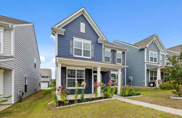 Beautiful Reidville 5 Bedroom Home with Solar Panels, Flexible Floor Plan & Detached 2-Car Garage Gallery 4