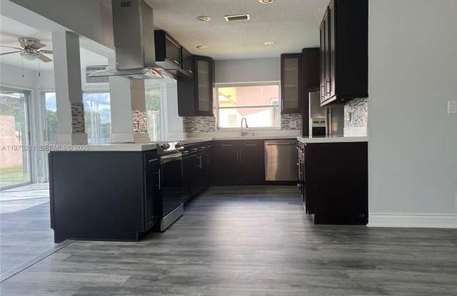 5909 NW 67th Avenue, Tamarac, FL 33321 photos photos