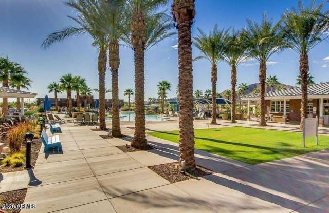 20737 W Valley View Drive Gallery 2
