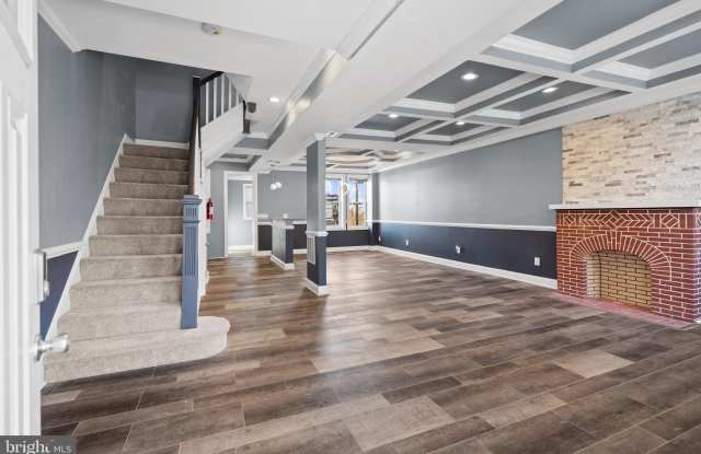 405 LYNDHURST Street photos photos