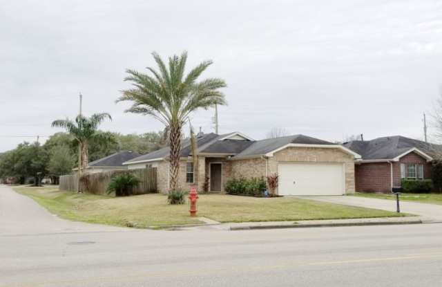 550 E House St - 550 E House St, Alvin, TX 77511