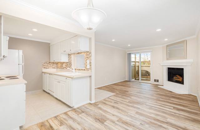 Beautifully updated Ground Floor 2 Bedroom 1 Bath Water/Sewer/Garbage Incl. photos photos