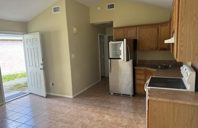 2711 Presidio Drive - 1 Gallery 4