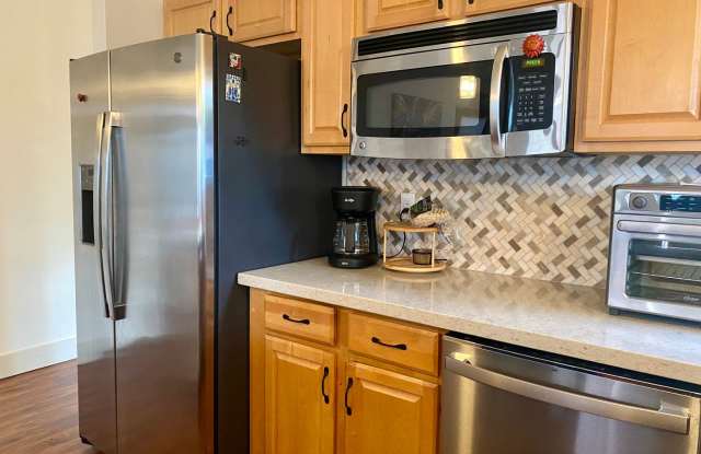 Fully Furnished 3 Bed 2 Bath Home in the Pines Gallery 3