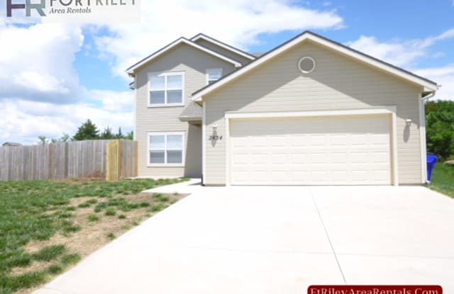 2454 Fox Sparrow Ct - 2454 Fox Sparrow Court, Junction City, KS 66441