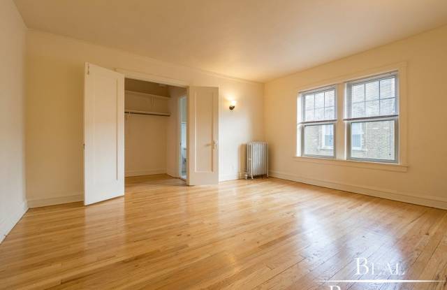 4910 North Hoyne Avenue photos photos