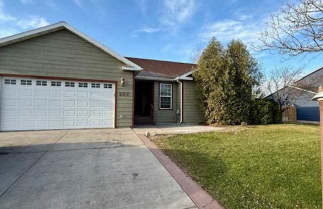 Beautiful 3 Bedroom 2 Bathroom House **2 Weeks Free Rent** photos photos