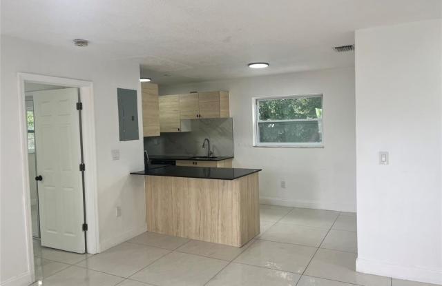 1604 NW 24th Ct photos photos