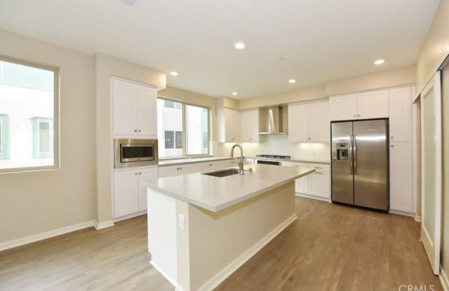 157 Bowery - 157 Bowery, Irvine, CA 92612