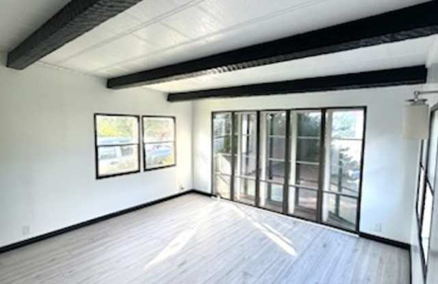 2 Bedroom / 1.5 Bath Home in Church Hill photos photos