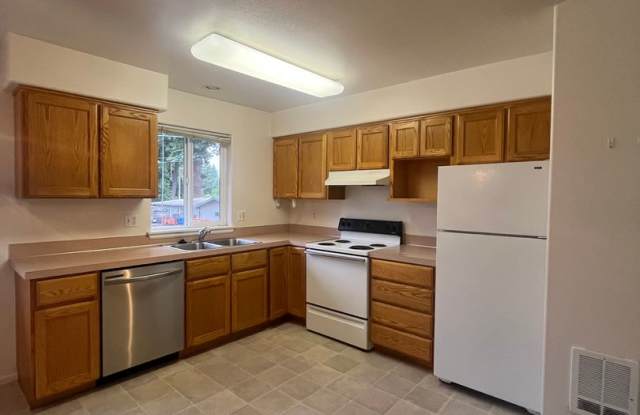 2-Bedroom 1-Bathroom Apartment in 3 unit building photos photos
