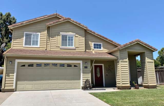 4 Bedroom Home with Pool in Hollister photos photos