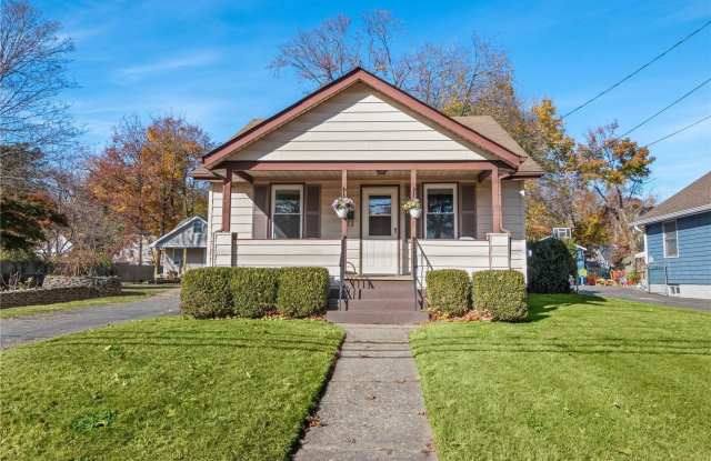 63 Railroad Street - 63 Railroad Street, Huntington Station, NY 11746