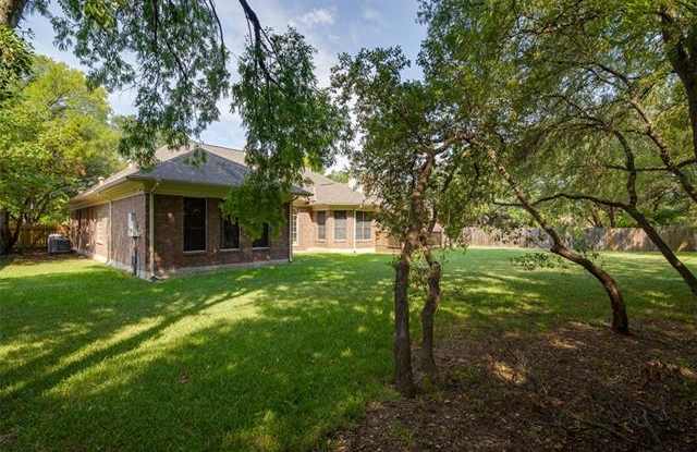 7916 Yaupon DR Gallery 3