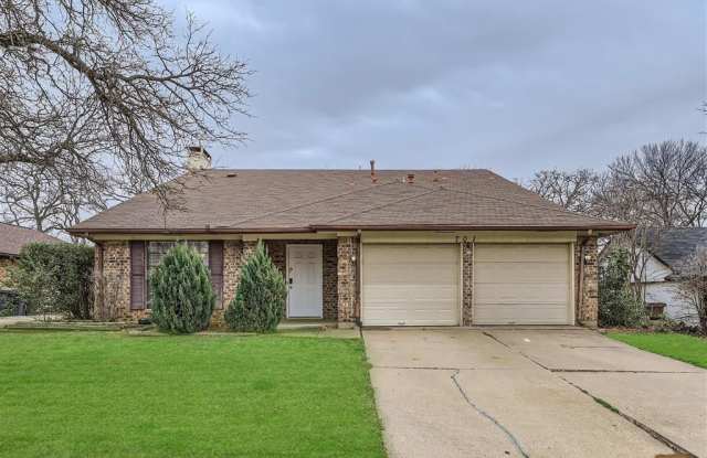 701 Dickey Drive - 701 Dickey Drive, Euless, TX 76040
