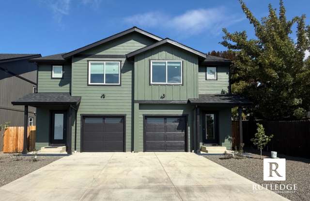STUNNING 3 Bed / 2.5 Bath Brand New Townhome!! Gallery 1