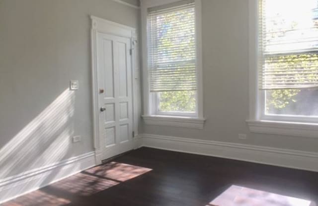 4654 N Greenview Ave - 4654 North Greenview Avenue, Chicago, IL 60640