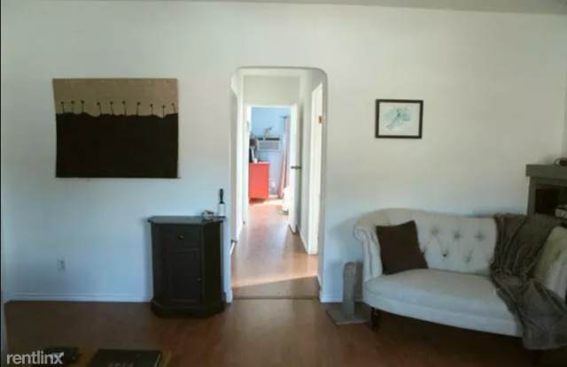 1602 Allesandro Gallery 2