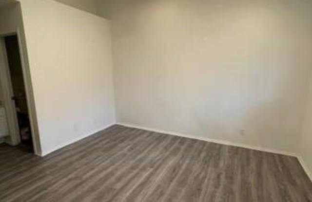 24263 Avenida De Las Flores Gallery 4