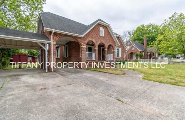 607 Bethpage Road Gallery 2