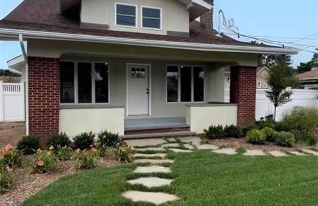 680 Merrick Road unit: 1 Gallery 2