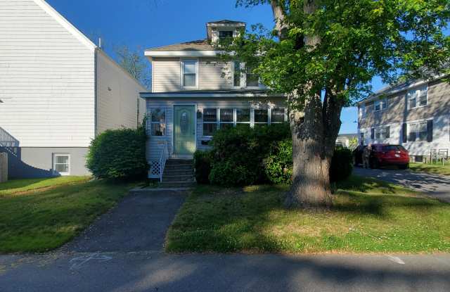 54 Aspen Avenue - 54 Aspen Avenue, South Portland, ME 04106