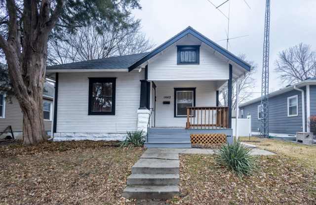 Spacious 2BR/1BA Home – Don’t Miss Out! Gallery 1