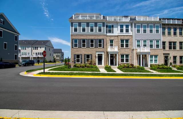 4-Level Potomac Shores Townhome | Rooftop Terrace + Resort-Style Amenities Gallery 3