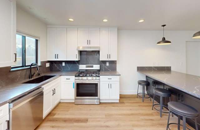 Gulf Street, 1532 photos photos