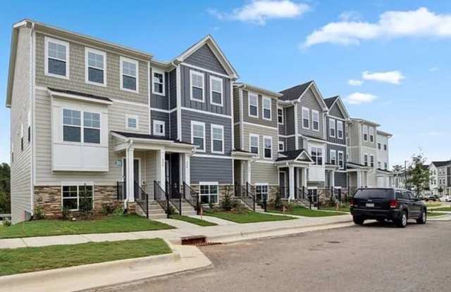 Beautiful, almost new end unit townhome pool facing townhome with woods and greenway view from the balcony photos photos