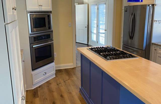 Stunning 3 Bedroom Home with Barn and Over 3 Acres! photos photos