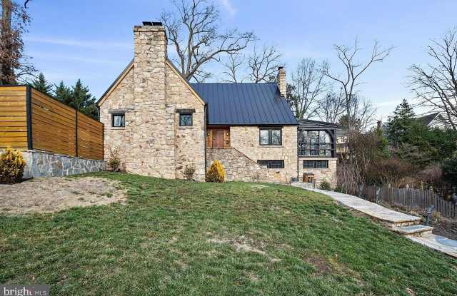 2347 S ARLINGTON RIDGE RD photos photos
