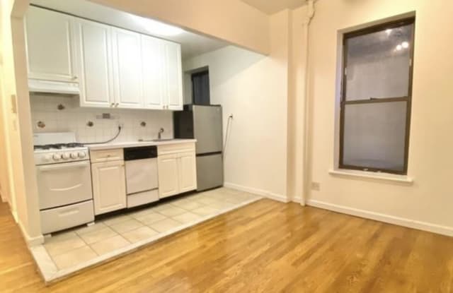 338 East 65th Street Gallery 3