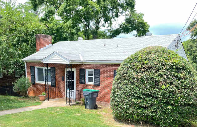 Three Bedroom House Available Near Downtown and Rt 250 photos photos Three Bedroom House Available Near Downtown and Rt 250 photos photos