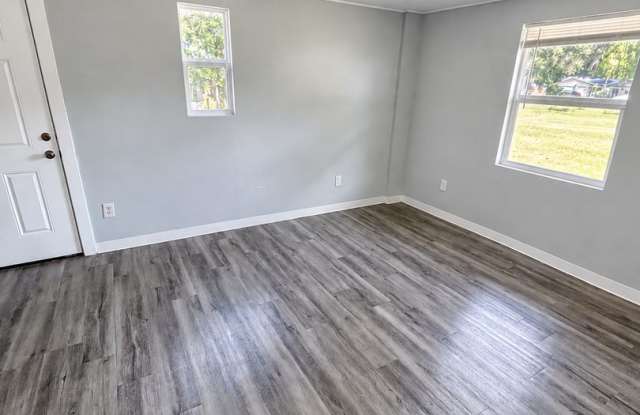 Recently Remodeled 2BR/1BA Zephyrhills Home – Water & Sewer Included! Gallery 4