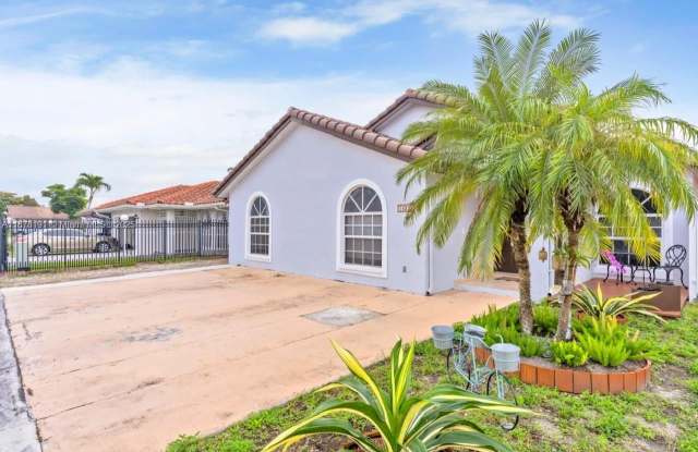 14214 SW 53rd St photos photos