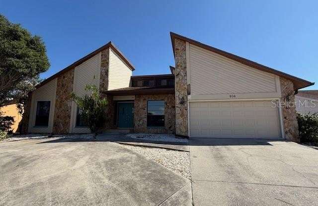 906 CHIPAWAY DRIVE photos photos